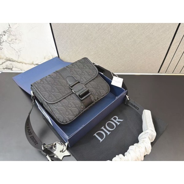 ¥570【Dior】 ⭐a0⭐67⭐ LX 尺寸：23×17CM LX