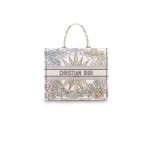 ¥780.00-880.00【Dior】 ⭐⭐W-M8⭐8⭐4 北北 单肩手提包 白色北北